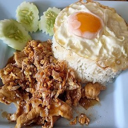 ข้าวราดหมูกระเทียม