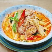 แกงเปรอะหน่อไม้หมูสามชั้น