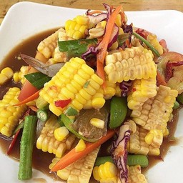 ตำข้าวโพดกุ้งสดปูปลาร้า