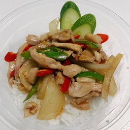 ข้าวราดไก่ผัดพริกอ่อน