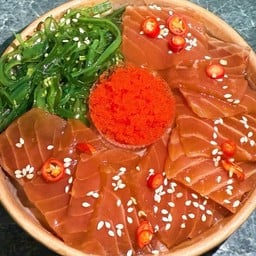 HOT ! ข้าวหน้า แซลมอนดอง + ไข่กุ้ง+สาหร่ายพร้อมน้ำจิ้มซีฟู้ด (三文鱼+酸菜虾饭)