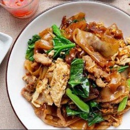 ผัดซีอิ๊วหมู,ไก่