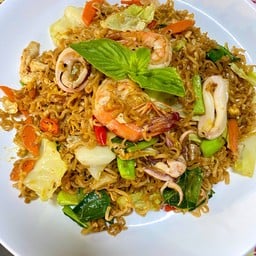 มาม่าผัดต้มยำทะเล