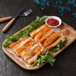 Crunchy Chicken Breast Salad สลัดงาอกไก่กรอบ