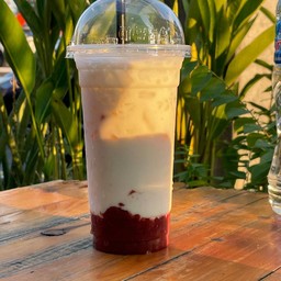 สตอเบอร์รี่นมสด