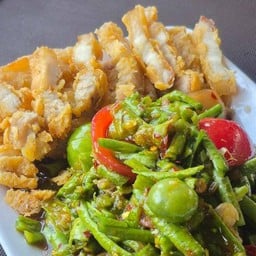 ตำถั่วหมูกรอบ Lm