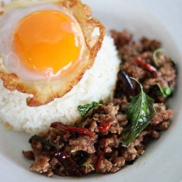 ปั้นสด ลูกชิ้นหมู จ.เจริญ สิงห์บุรี