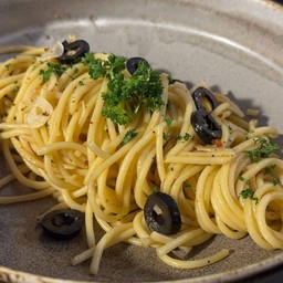 Aglio Oglio Grilled Chicken Pasta