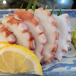 ชาชิมิหมึกยักษ์