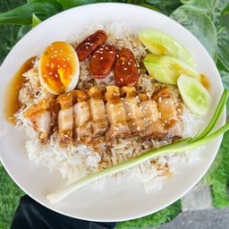 ข้าวหน้าหมูกรอบ