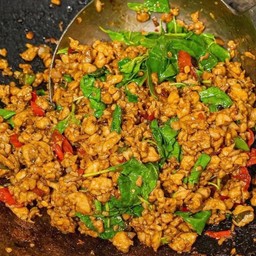 [อร่อยซ่ากับโค้ก] กระเพาหมูสับราดข้าว +  โค้ก ออริจินัล (กระป๋อง)