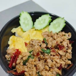 กระเพราไข่ข้น By แม่น้องมุก