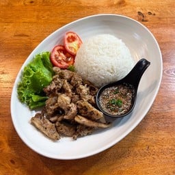 ข้าวคอหมูย่างจิ้มแจ่ว