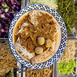 น้ำยาป่า มีเท้าไก่1 ขา พร้อมลูกชิ้น