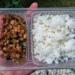 กะเพราหมูสับ