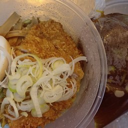 บะหมี่หมูทอดทงคัตสึ Tonkatsu Ramen