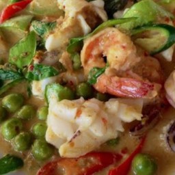 ผัดเขียวหวานทะเล กับข้าว