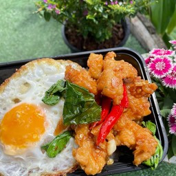 Crispy Chicken Basil With Rice