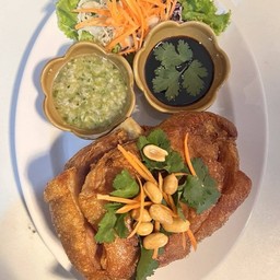 ขาหมูทอด