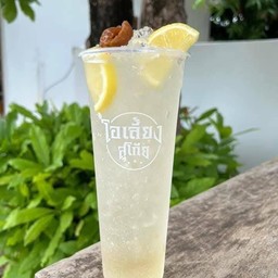 บ๊วยน้ำผึ้งเลม่อนโซดา