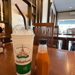 ชาไทยเย็นใส่นม