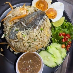 ข้าวผัดปลาทู น้ำพริกกะปิ