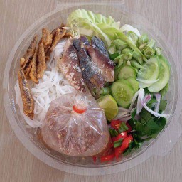 บ้านเมืองทองขนมจีนน้ำยาไก่&ยำ