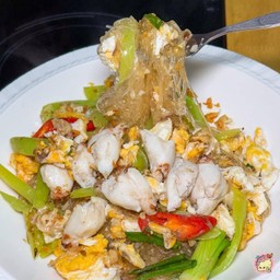 เนื้อปูก้อนผัดวุ้นเส้นคั่วไข่