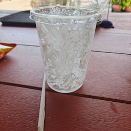 น้ำแข็งเปล่าแก้วโอ่ง