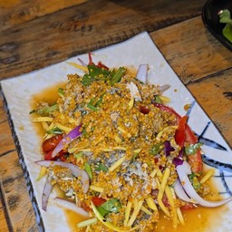 ยำไข่แมงดาเผา