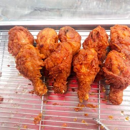 น่องไก่ทอด(2ชิ้น)+ข้าวเหนียว(1ห่อ)