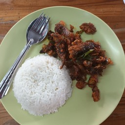 ข้าวปลาดุกทอดพริกขิง