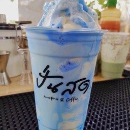 มะพร้าวนมสด x ผงสาหร่ายสีฟ้า