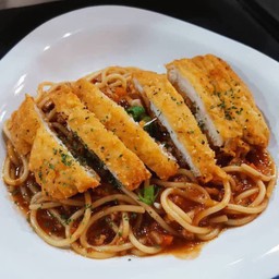 Spaghetti Tonkatsu with Bulgogi and Panang Curry 스파게티 돈까스 불고기 소스와 파낭 커리 ทงคัตสึซอสเกาหลีและพะแนง