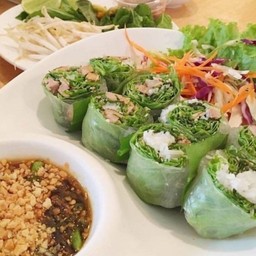 ปอเปี๊ยะสดหมู (Spring Egg Rolls)