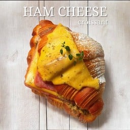 ครัวซองต์แฮมชีส