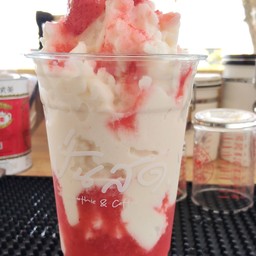 นมสดปั่น x ซอสสตอเบอร์รี่