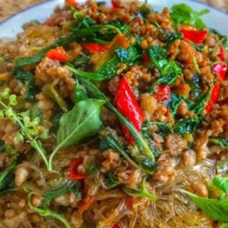 กะเพาวุ้นเส้นหมูสับขาดข้าว