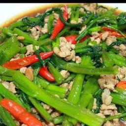 ผัดผักบุ้งหมูสับ