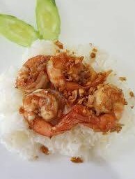 กุ้งทอดกระเทียมราดข้าว
