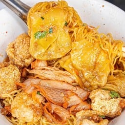 ก๋วยเตี๋ยวป็อกๆหมูแดงตาต่าย