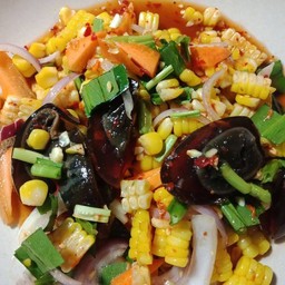 ยำข้าวโพดไข่เยี่ยวม้า