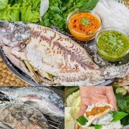 ปลาเผา ยำแซ่บ