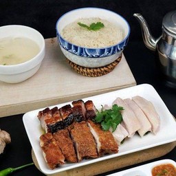 ข้าวมันไก่ต้ม+ไก่ทอด+หมูแดง