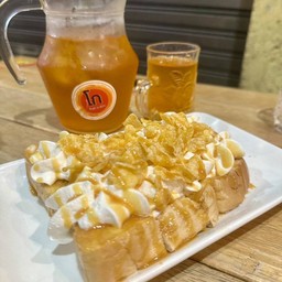 ขนมปัง - เนยวิปครีมคอนเฟลก