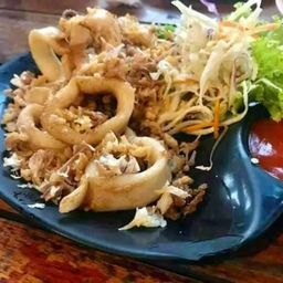 ปลาหมึกทอดกระเทียม