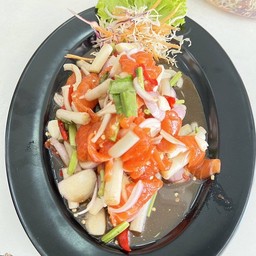 ยำแซลม่อนน้ำปลาร้า