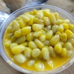 ขนมปังปิ้งไส้ทะลัก&ข้าวโพดคลุกเนยByNicha ตลาดโต้รุ่งสี่มุมเมือง