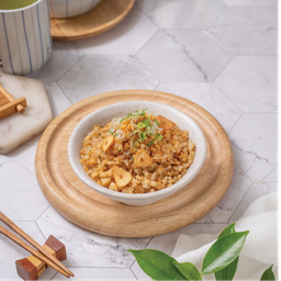 R002 ข้าวผัดกระเทียม