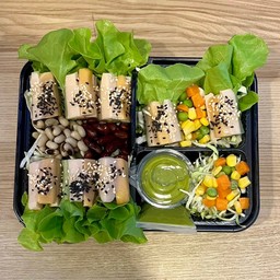 สลัดโรลไส้กรอก